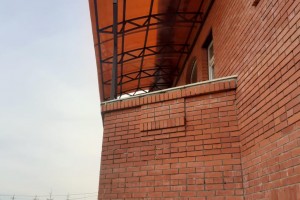 Козырек на балконе
